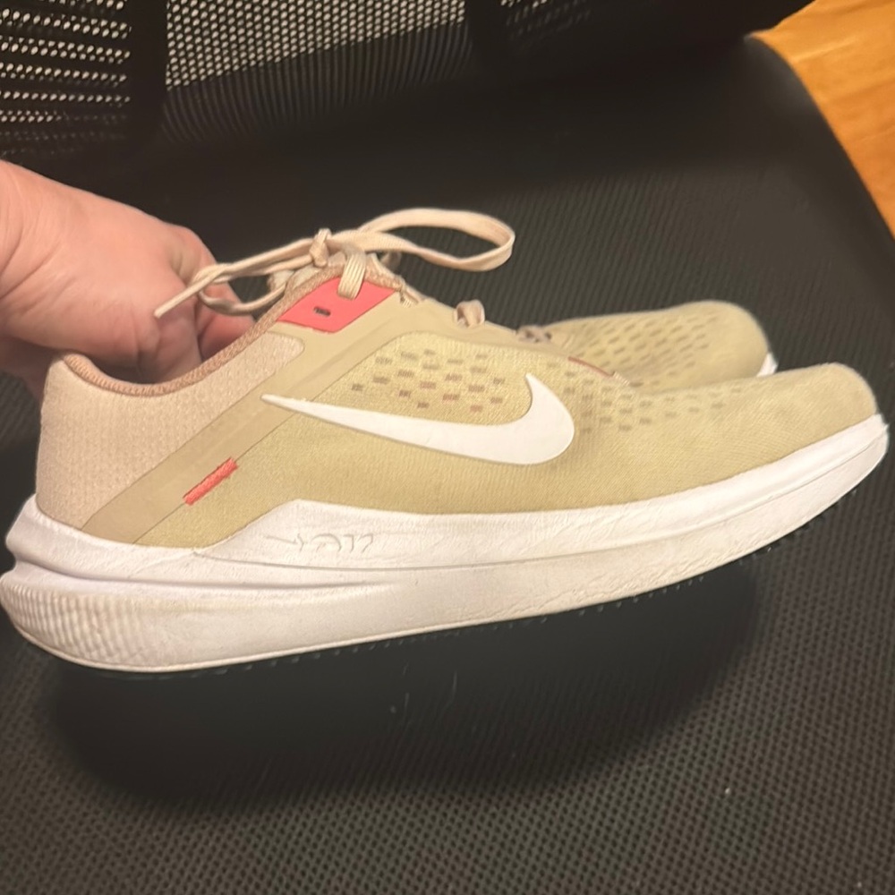 Nike Tan and White Running Shoes - Picture 6 of 9